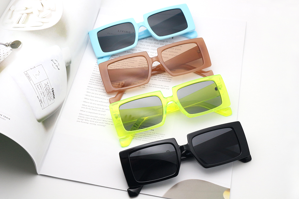 Don't Miss Out on the Hottest Eyewear Trends: Colorful Frames and Competitive Prices Await!